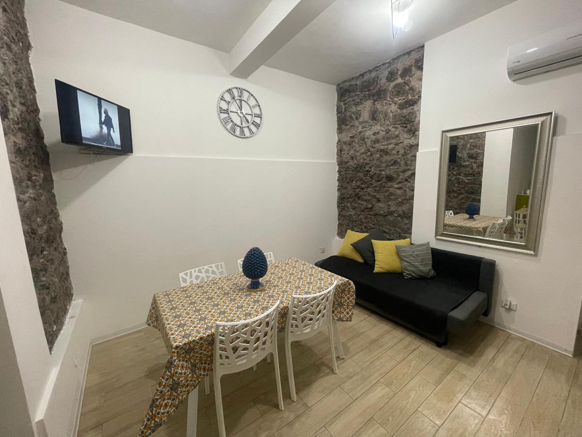 Cortile Corsica 13 Apartman Catania Kültér fotó